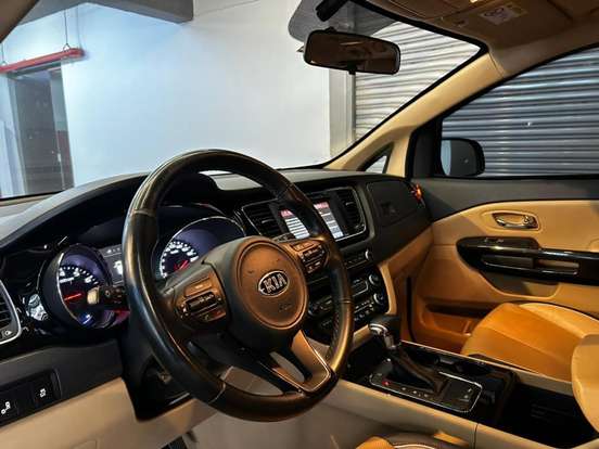 KIA-CARNIVAL-2018