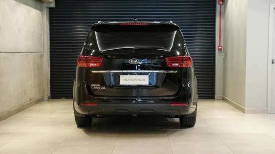 KIA-CARNIVAL-2018