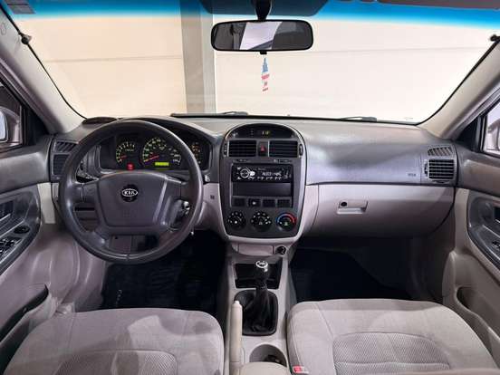 KIA-CERATO-1.6 GLS SEDAN 16V GASOLINA 4P MANUAL KIA-CERATO-2006