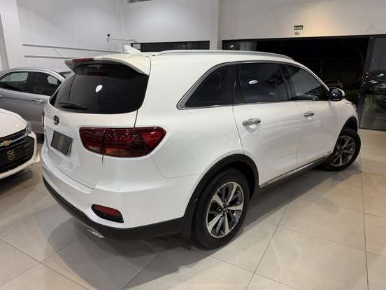 KIA-SORENTO-2.4 16V GASOLINA EX 7L AWD AUTOMÁTICO KIA-SORENTO-2018