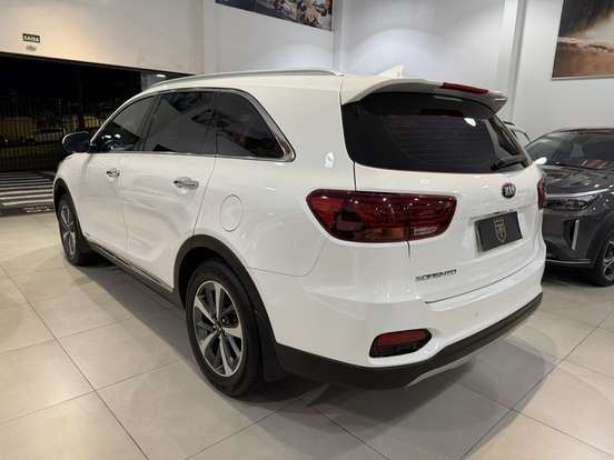 KIA-SORENTO-2.4 16V GASOLINA EX 7L AWD AUTOMÁTICO KIA-SORENTO-2018