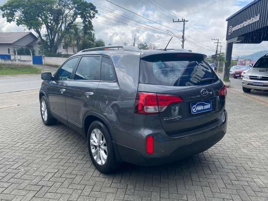 KIA-SORENTO-2013