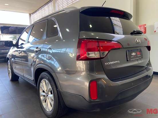 KIA-SORENTO-2014