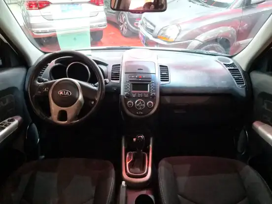KIA-SOUL-1.6 U.174 16V FLEX 4P AUTOMÁTICO KIA-SOUL-2013