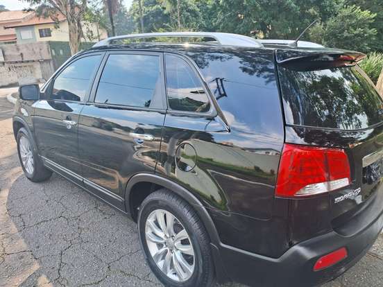 KIA-SORENTO-2.4 16V GASOLINA EX 7L AUTOMÁTICO KIA-SORENTO-2010