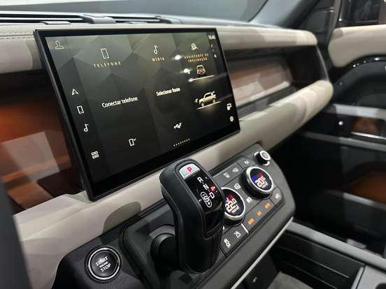LAND ROVER-DEFENDER-2023