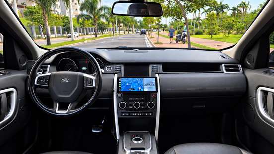 LAND ROVER-DISCOVERY SPORT-2018