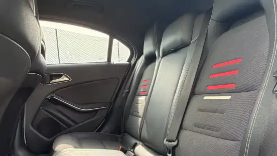MERCEDES-BENZ-A 200-2017