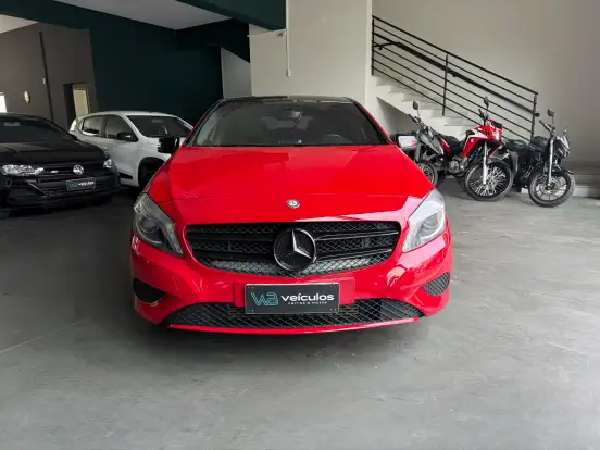 MERCEDES-BENZ-A 200-1.6 TURBO URBAN 16V GASOLINA 4P AUTOMÁTICO MERCEDES-BENZ-A 200-2013