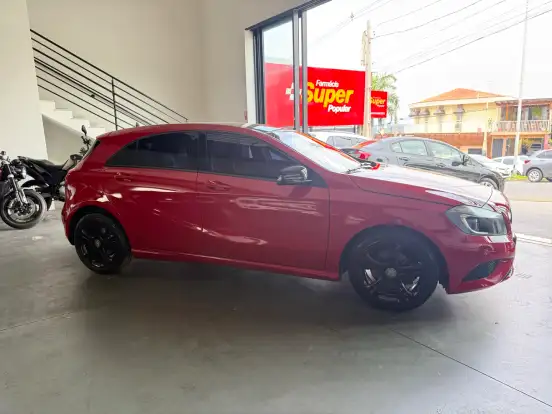 MERCEDES-BENZ-A 200-1.6 TURBO URBAN 16V GASOLINA 4P AUTOMÁTICO MERCEDES-BENZ-A 200-2013