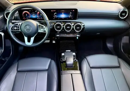 MERCEDES-BENZ-A 250-2019