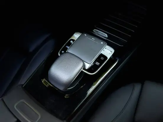 MERCEDES-BENZ-A 250-2019