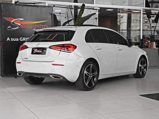 MERCEDES-BENZ-A 250-2021