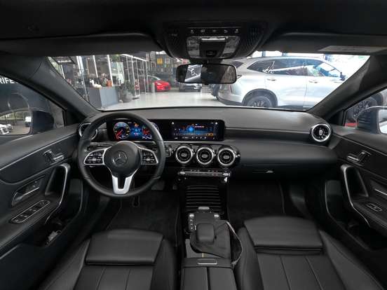 MERCEDES-BENZ-A 250-2021