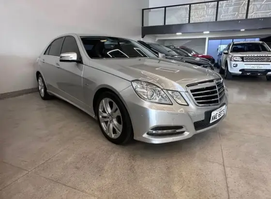 MERCEDES-BENZ E 250 1.8 CGI AVANTGARDE 16V GASOLINA 4P AUTOMÁTICO