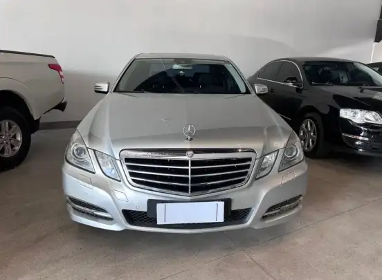 MERCEDES-BENZ-E 250-1.8 CGI AVANTGARDE 16V GASOLINA 4P AUTOMÁTICO MERCEDES-BENZ-E 250-2011