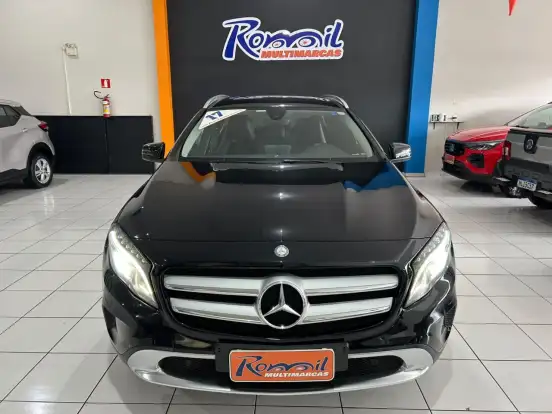 MERCEDES-BENZ-GLA 200-2016