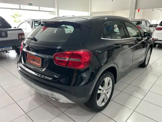 MERCEDES-BENZ-GLA 200-1.6 CGI ADVANCE 16V TURBO FLEX 4P AUTOMÁTICO MERCEDES-BENZ-GLA 200-2016