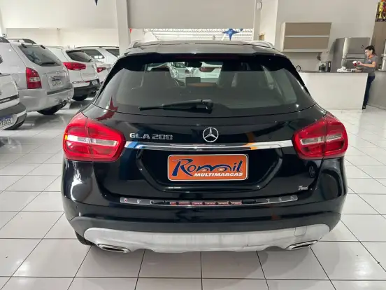 MERCEDES-BENZ-GLA 200-2016