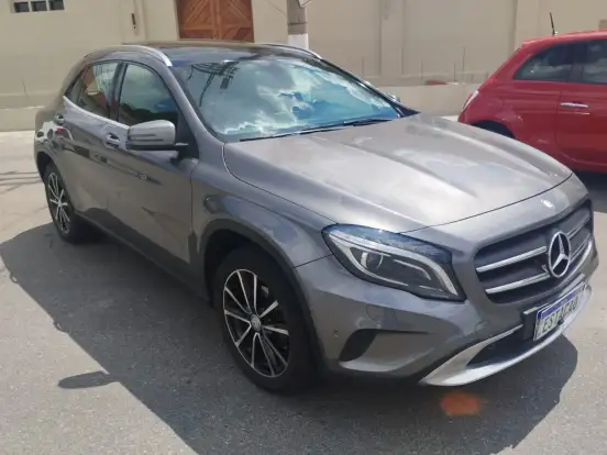 MERCEDES-BENZ-GLA 200-2015