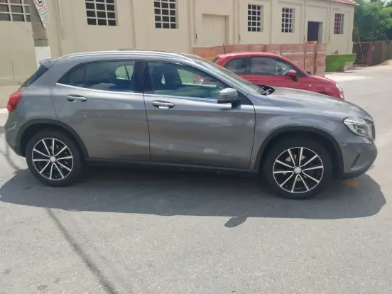 MERCEDES-BENZ-GLA 200-2015