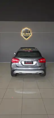MERCEDES-BENZ-GLA 200-2015