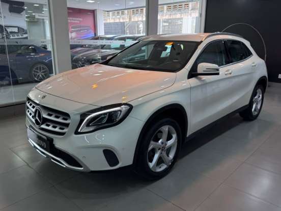 MERCEDES-BENZ-GLA 200-2017