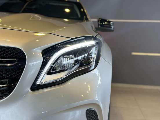 MERCEDES-BENZ-GLA 200-2017