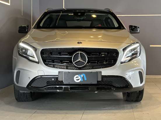 MERCEDES-BENZ-GLA 200-2017
