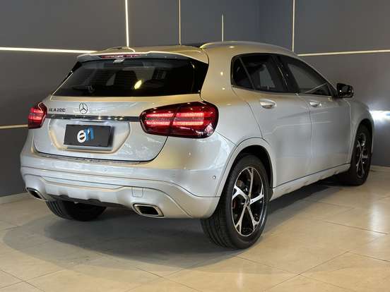 MERCEDES-BENZ-GLA 200-1.6 CGI FLEX ADVANCE 7G-DCT MERCEDES-BENZ-GLA 200-2017