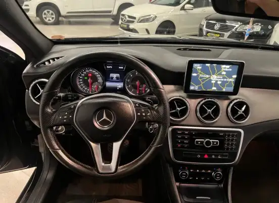 MERCEDES-BENZ-GLA 250-2015