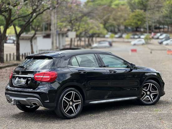 MERCEDES-BENZ-GLA 250-2016