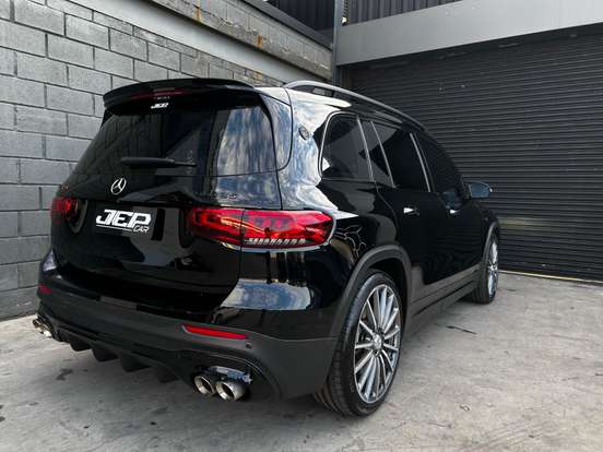 MERCEDES-BENZ-GLB 35 AMG-2022