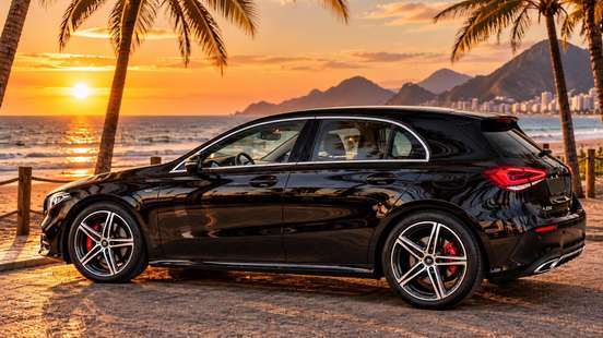 MERCEDES-BENZ-A 250-2019