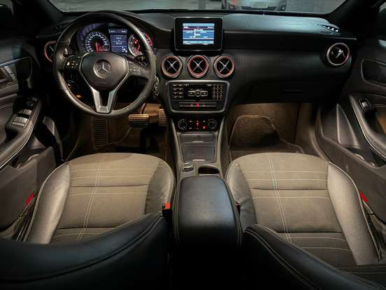 MERCEDES-BENZ-CLASSE A-1.6 200 TURBO URBAN GASOLINA 4P AUTOMATIZADO MERCEDES-BENZ-CLASSE A-2013