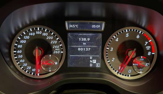 MERCEDES-BENZ-CLASSE A-1.6 200 TURBO URBAN GASOLINA 4P AUTOMATIZADO MERCEDES-BENZ-CLASSE A-2013