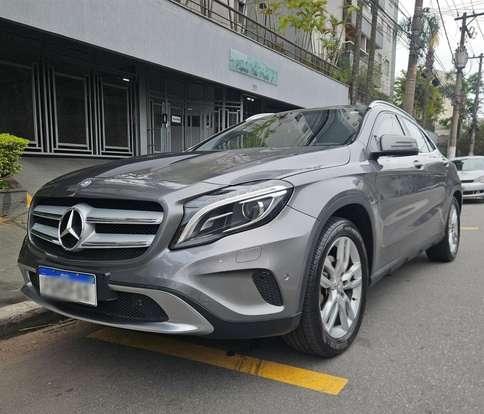 MERCEDES-BENZ-GLA 200-2015