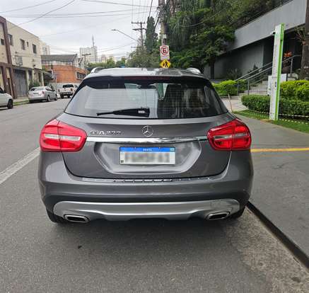 MERCEDES-BENZ-GLA 200-2015
