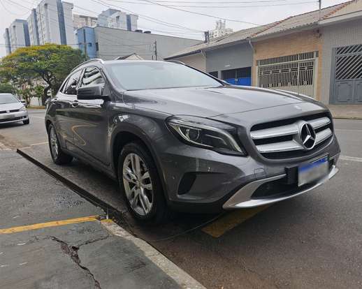 MERCEDES-BENZ-GLA 200-2015