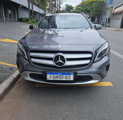 MERCEDES-BENZ-GLA 200-2015