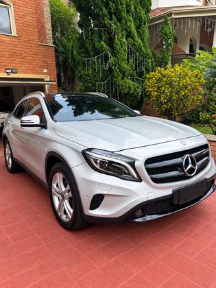 MERCEDES-BENZ GLA 200 1.6 CGI ENDURO 16V TURBO FLEX 4P AUTOMÁTICO