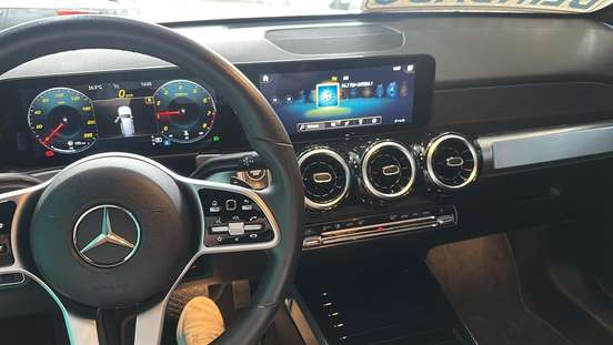 MERCEDES-BENZ-GLB 200-2021