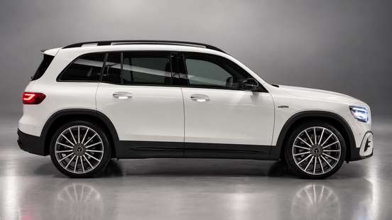 MERCEDES-BENZ-GLB 35 AMG-2024