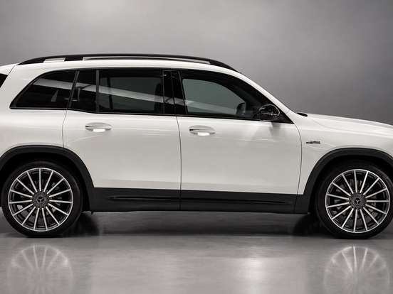 MERCEDES-BENZ-GLB 35 AMG-2.0 MHEV 4MATIC SPEEDSHIFT MERCEDES-BENZ-GLB 35 AMG-2024