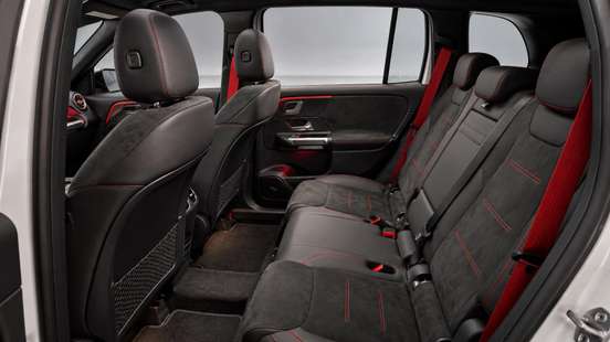 MERCEDES-BENZ-GLB 35 AMG-2024