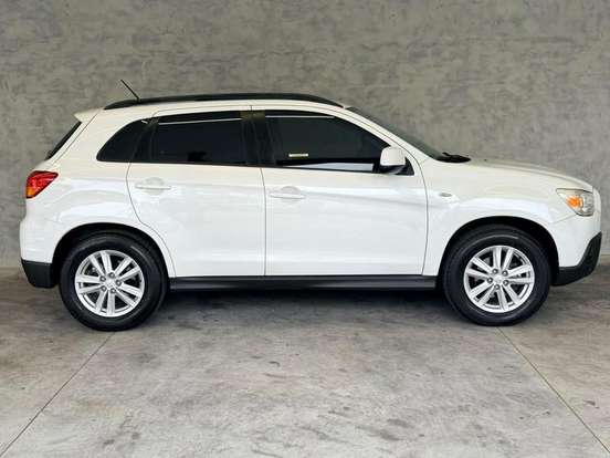 MITSUBISHI-ASX-2011