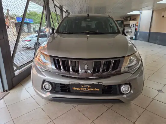 MITSUBISHI-L200 TRITON-2.4 16V TURBO DIESEL SPORT HPE CD 4P 4X4 AUTOMÁTICO MITSUBISHI-L200 TRITON-2019