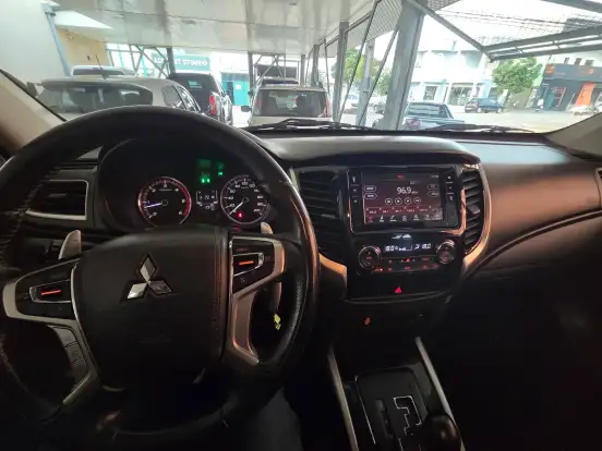MITSUBISHI-L200 TRITON-2.4 16V TURBO DIESEL SPORT HPE CD 4P 4X4 AUTOMÁTICO MITSUBISHI-L200 TRITON-2019