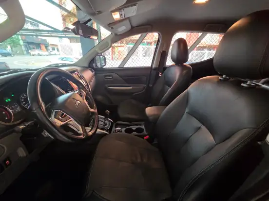 MITSUBISHI-L200 TRITON-2.4 16V TURBO DIESEL SPORT HPE CD 4P 4X4 AUTOMÁTICO MITSUBISHI-L200 TRITON-2019