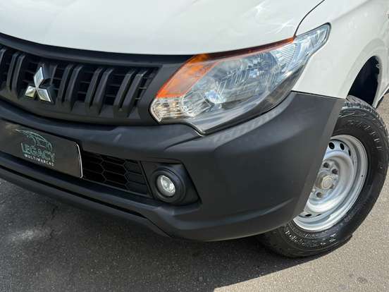 MITSUBISHI-L200 TRITON-2.4 16V TURBO DIESEL SPORT GL CD 4P 4X4 MANUAL MITSUBISHI-L200 TRITON-2020
